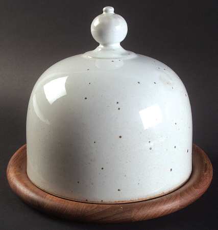 Brown Mist Cheese Dome W/Wood Plate