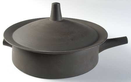 Flamestone Smooth Brown 3 Quart Covered Round Baker