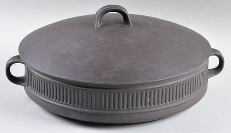 Flamestone Fluted Brown (Older) 3 Quart Round Covered Casserole
