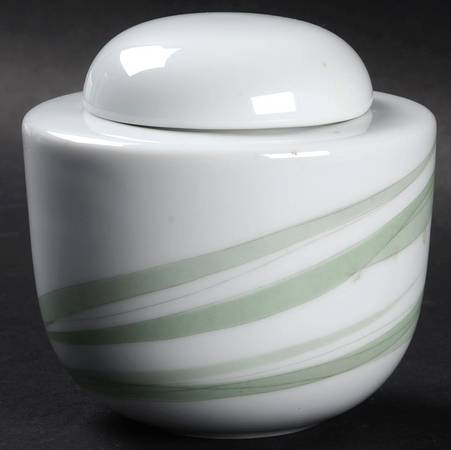 Gaarden Sugar Bowl & Lid
