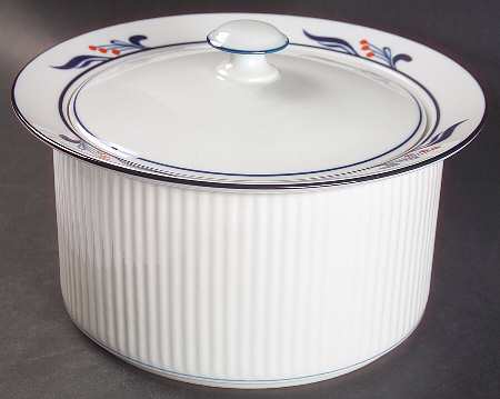 Maribo (Japan) 3 Quart Round Covered Casserole