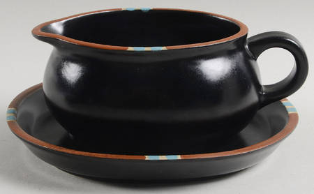 Mesa Black Gravy Boat & Underplate