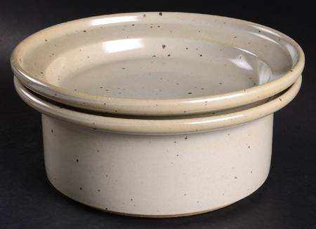 Nielstone Sugar Sand 2 Qt Round Covered Casserole