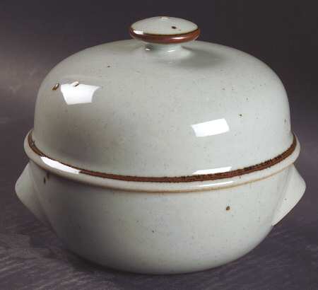Nielstone Sugar Sand 1 Pt Round Covered Casserole