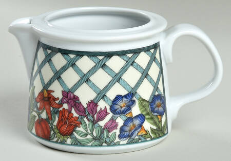 Nordic Garden-Lattice & Ribbon Creamer No Lid