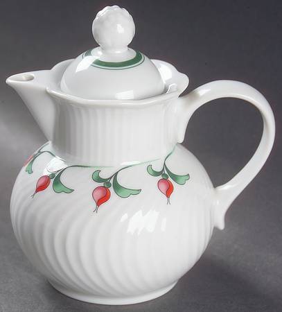 Rosebud Creamer & Lid