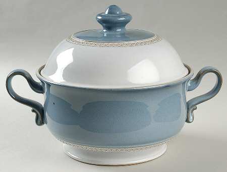 Castile 2 Qt Round Covered Casserole