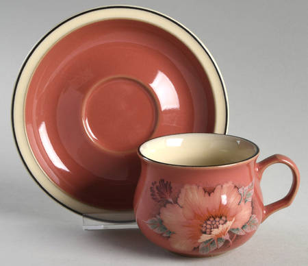 Damask Flat Cup & Saucer Set