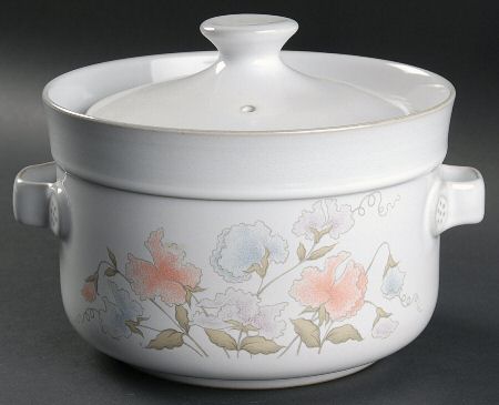 Dauphine 2 Qt Round Covered Casserole