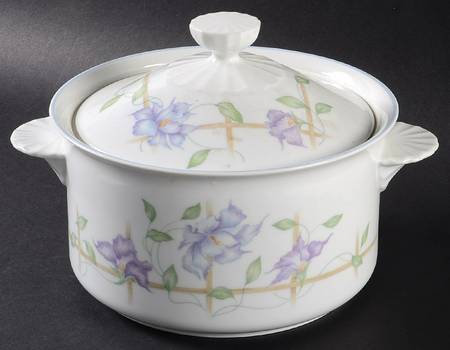 Harmony Round Covered Vegetable