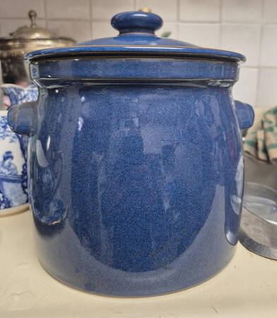 Imperial Blue 4.50 Pt Round Covered Casserole