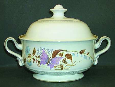 Lorraine 2 Qt Round Covered Casserole