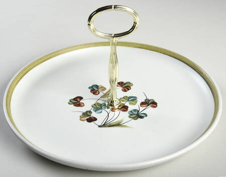 Shamrock Round Serving Plate with Center Handle (Dp) Hc