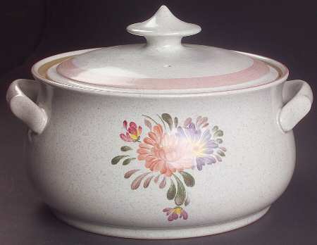 Summer Fields 2 Qt Round Covered Casserole
