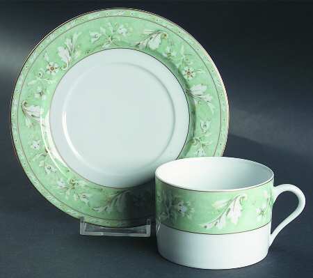 Acanthus Green Flat Cup & Saucer Set