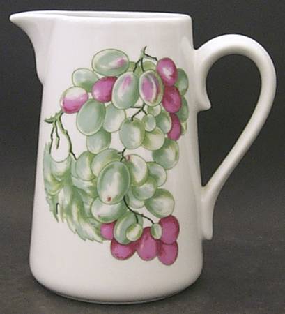 Vendanges 32 Oz Pitcher