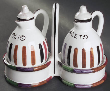 Circo Vinegar and Oil Tray Set
