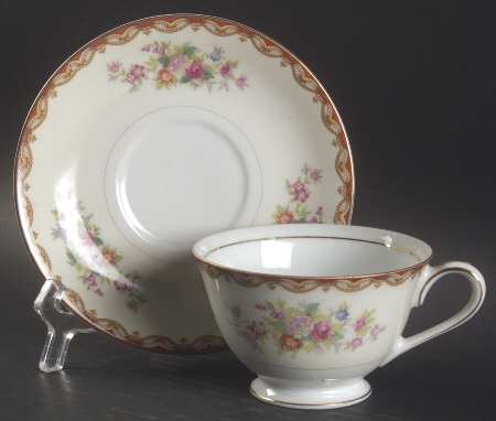 Roslyn Footed Cup & Saucer Set