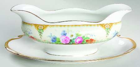 Valeria Gravy Boat with Attached Underplate