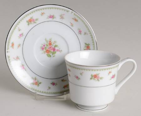 Alicia Footed Cup & Saucer Set