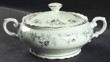Baroque Bleu Round Covered Vegetable