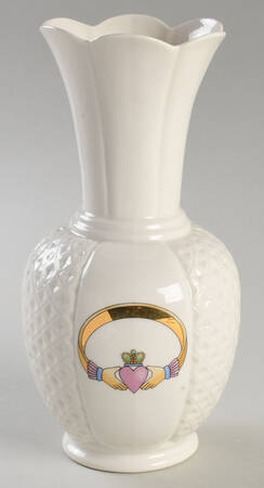 Claddagh 8" Vase
