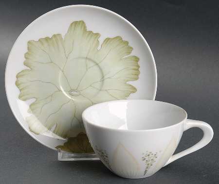 Magnolia Flat Cup & Saucer Set