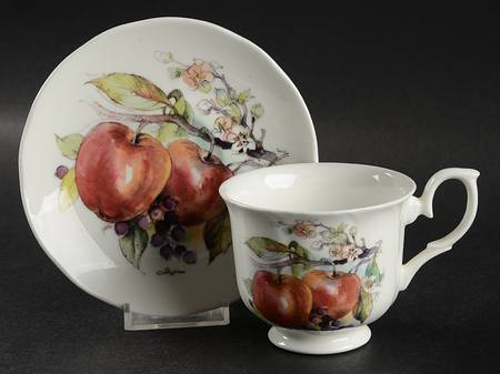DUC5 Footed Cup & Saucer Set
