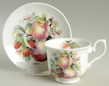 DUC5 Footed Cup & Saucer Set