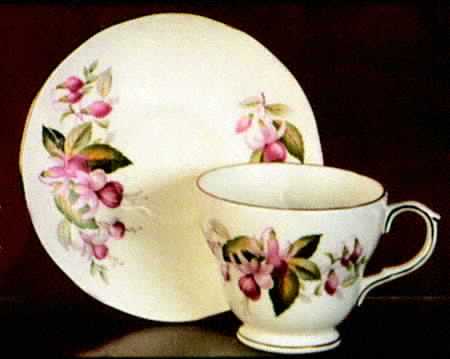 Fuchsia Footed Cup & Saucer Set