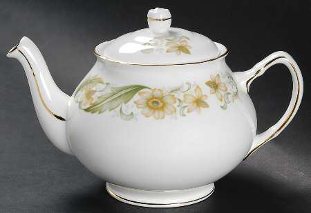 Greensleeves Teapot & Lid