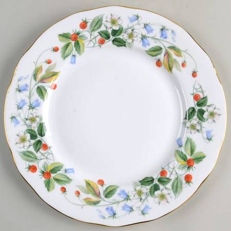 Strawberry Fields Luncheon Plate
