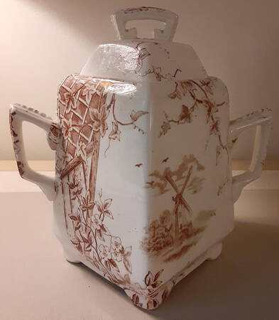 Victor Brown Sugar Bowl & Lid