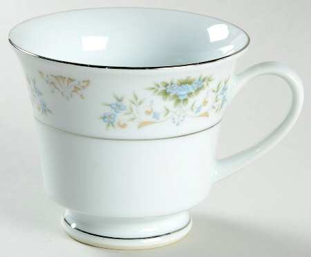 DYN3 Footed Cup
