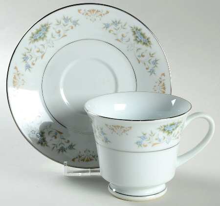 DYN3 Footed Cup & Saucer Set