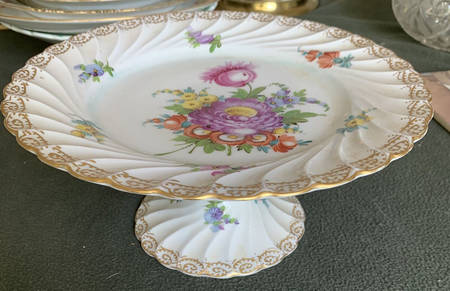 236 8" Diameter Pedestal Cake Stand