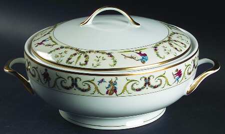 Songes du XVIII Tureen &  Lid