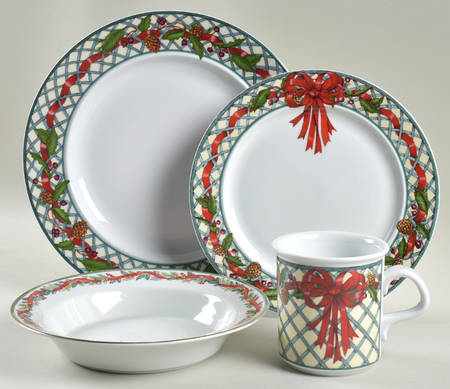Nordic Holiday-Lattice, Ribbon&Berries 4 Piece Place Setting by Dansk