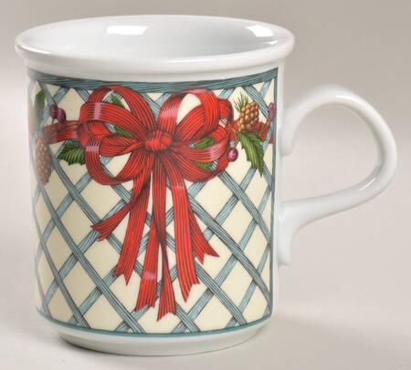 Nordic Holiday-Lattice, Ribbon&Berries Mug