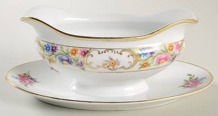 DRE17 Gravy Boat with Attached Underplate