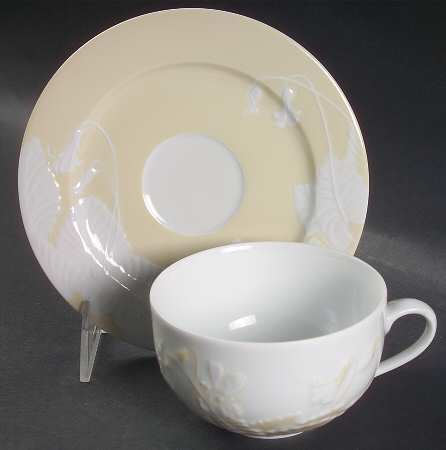 Promenade Tan (Ivoire) Flat Cup & Saucer Set