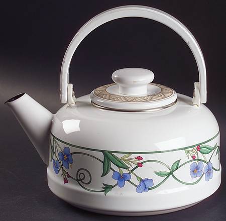 Umbrian Flowers Metal Kettle & Lid