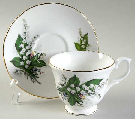 DUC15 Footed Cup & Saucer Set