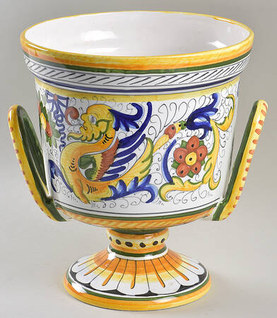 Raffaellesco (Scalloped) Footed Urn Planter