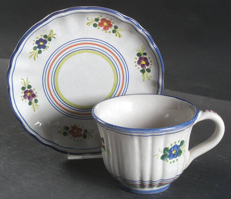 Garofano Footed Cup & Saucer Set