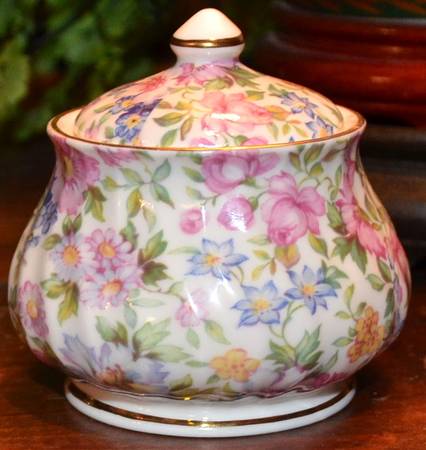 DAA1 Sugar Bowl & Lid