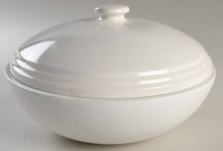 Centry White 4 Quart Round Covered Casserole