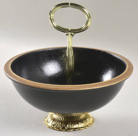 Santiago Black 6"-7" Handled Footed Nut Dish HC