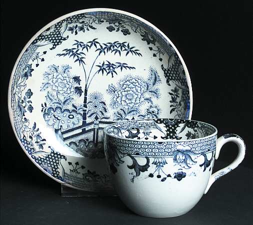 DAV11 Flat Cup & Saucer Set
