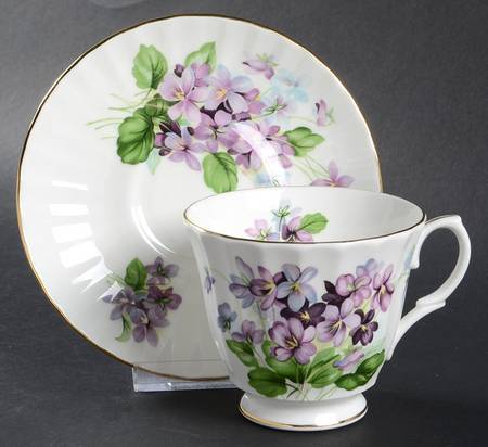 DUC27 Footed Cup & Saucer Set